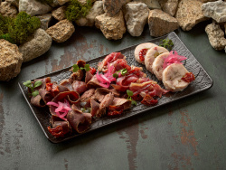 Сбор мясных деликатесов