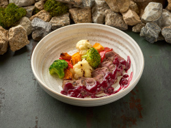 косуля с овощами гриль